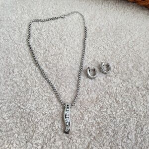Elegant Silver Necklace and Earring Set! Fine stainless steel jewelry!